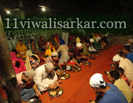 Langar at the ocassion of GIARVI SHRIF - 14-09-2016 at Darbar Ya Ghause Azam Dastgir Trust (Regd) Roshan Pir (Sheikh Abdul Qadir Jilani), Roshani Ground, Purani Sabji Mandi, Ludhiana, Punjab India.