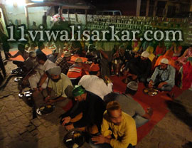 Langar at the ocassion of GIARVI SHRIF - 14-09-2016 at Darbar Ya Ghause Azam Dastgir Trust (Regd) Roshan Pir (Sheikh Abdul Qadir Jilani), Roshani Ground, Purani Sabji Mandi, Ludhiana, Punjab India.