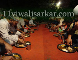 Langar at the ocassion of GIARVI SHRIF - 14-09-2016 at Darbar Ya Ghause Azam Dastgir Trust (Regd) Roshan Pir (Sheikh Abdul Qadir Jilani), Roshani Ground, Purani Sabji Mandi, Ludhiana, Punjab India.